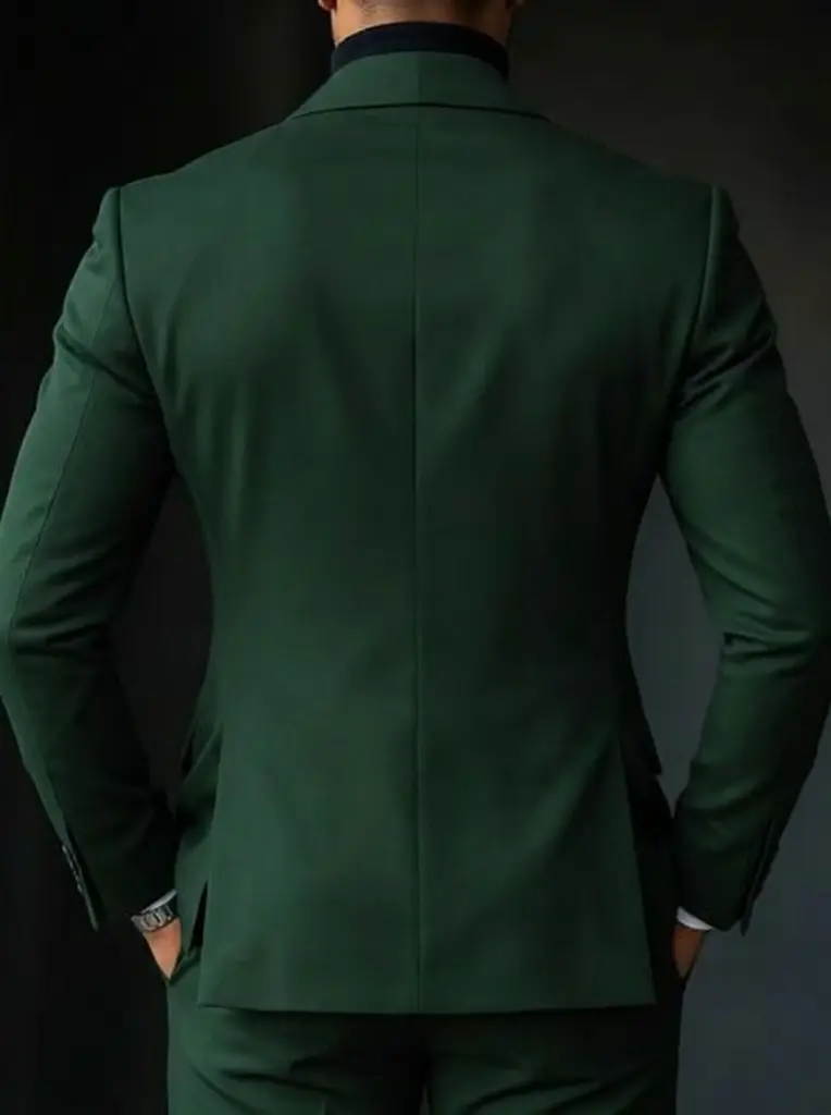 Male_model_wearing_suit_202606011345.webp
