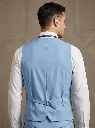 Man_wearing_product_back_view_202606011711.webp