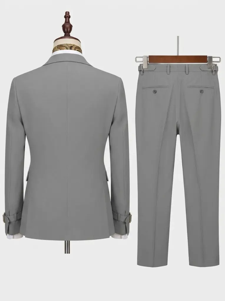 Model_wearing_gray_suit_202606011214.webp